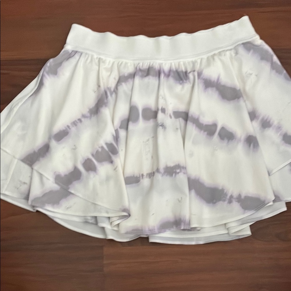 Lululemon Athletica White and Gray Skater Mini Skirt